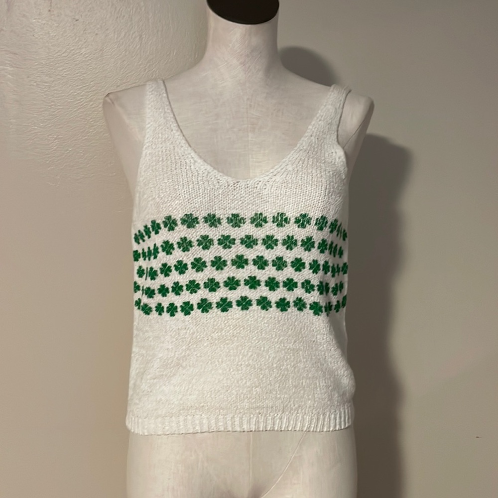 NWT Moon & Madison Sweater Shamrock Tank. Small